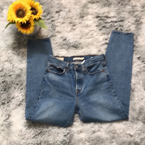 Levi’s Wedgie Straight Leg Jeans - Picture 5 of 7